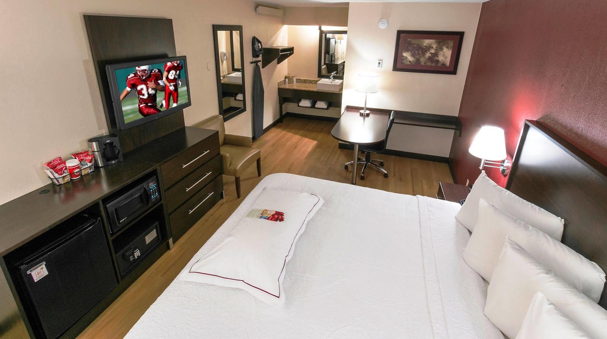 Red Roof Inn Wilkes-Barre Arena Екстериор снимка